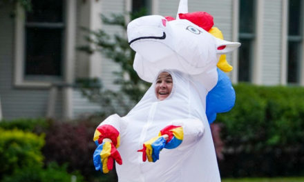 Jogger Wears Unicorn Costume To Cheer Up Neighbors