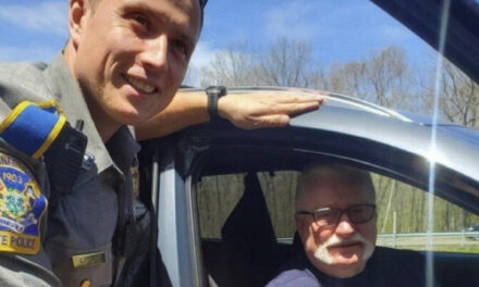 By Chance, Polish Cop Helps Lech Walesa With Flat Tire In US