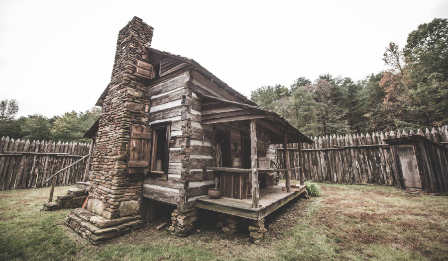 Hart Square Village Hosts A Log Cabin Class, Saturday, July 23