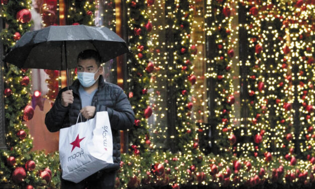 Holiday Shopping Survival Tips From 5 Financial Pros