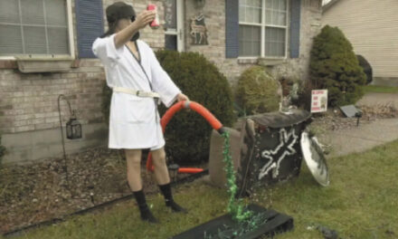‘Cousin Eddie’ Display On Lawn Leads To Police Response